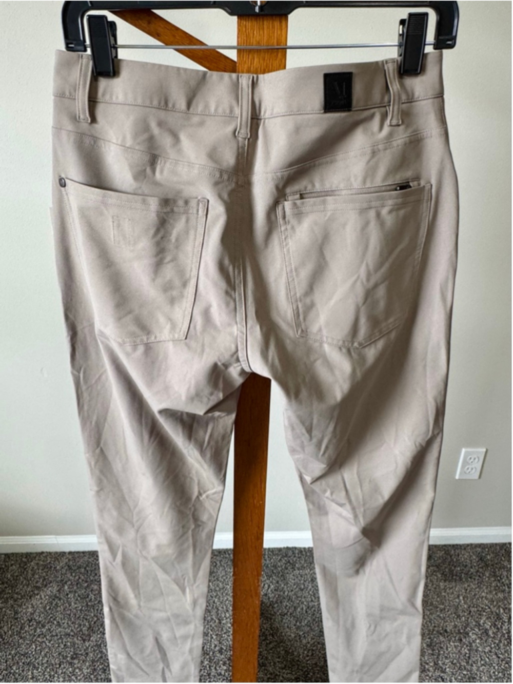 Men's Vuori Meta™ Pant Athletic Slim Fit 28x30" in Mocha NWT - Picture 15 of 16
